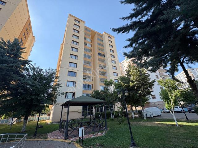Kayapınar Bölgesi Tekel Caddesi Civarında Satılık 4+1 Dre