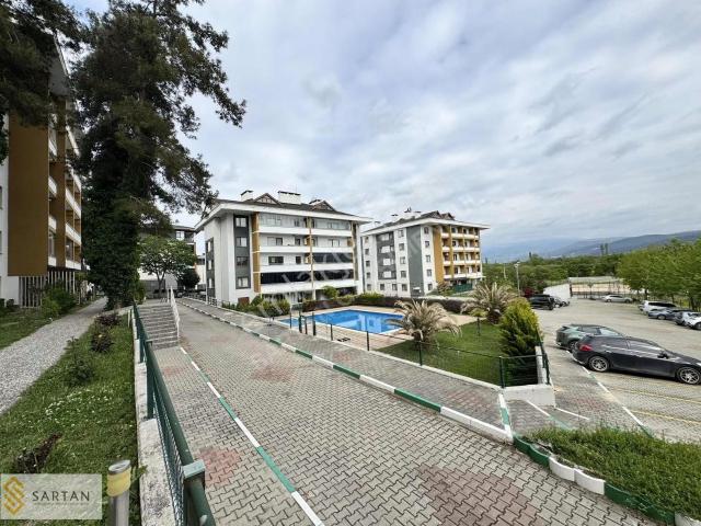 Kayapa Çamlık'ta Bulvara Cephe Site İçi 4+1 Geniş Daire