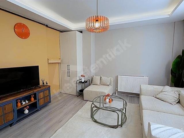 KAYIŞDAĞI MH. METROYA10 DK SIFIR DAİRE FULL EŞYALI OTOPARKLI