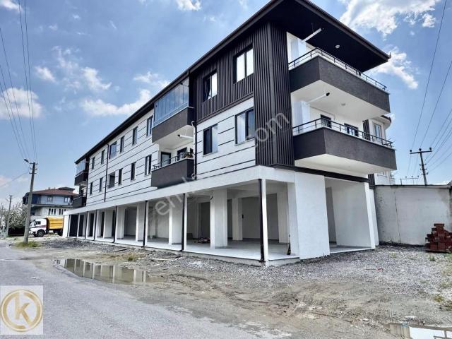 Kaymak Emlaktan Erenler Küpçüler'de 340 M2 Kiralık Dükkan