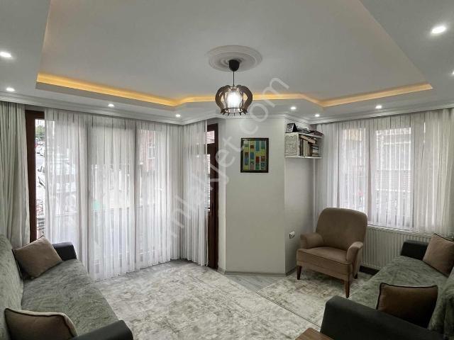 Kaymakamlık Karşısı Taşınmaya Hazır Köşe Başı Çift Balkonlu 2+1