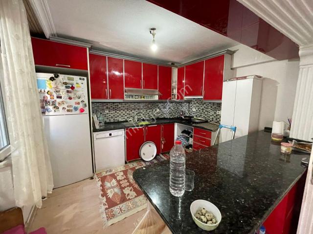 Kaynak Mahallesi 4+1 240 M2 5 Katlının Çatı Dublexs Katı Karanlık Odası Olmayan Asansörlü