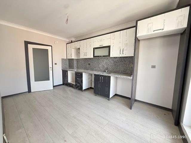 KAZAKİSTAN PARKI YANI PRESTİJLİ SİTEDE TERAS BALKONLU 3+1 DAİRE
