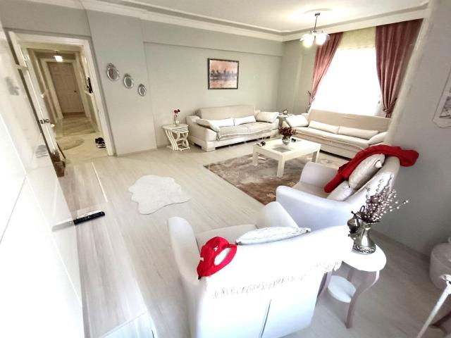 Kazimiye Mah3+1 /136m2 Ebeveyn Banyolu Site İçinde Satılık Daire