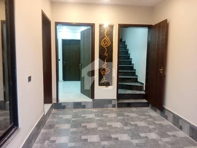 Kb Clony 5 Marla Brend New House For Sale 3 Bed With Attached Bathroom 2tvl 2kiechen Store 20f Road Price, 205 Lac
