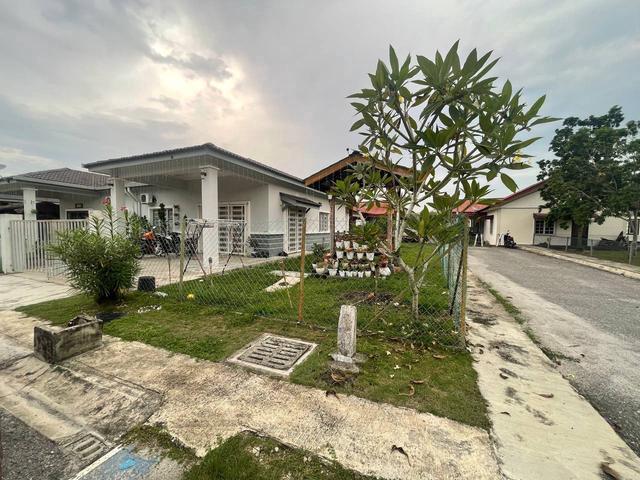 Kg Tok Muda Kapar End lot Single storey SemiD