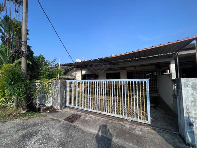 Kg Jawa 1 Story Terrace Large House