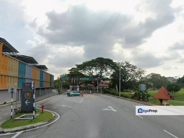KGSAAS Golf Club, Seksyen 13