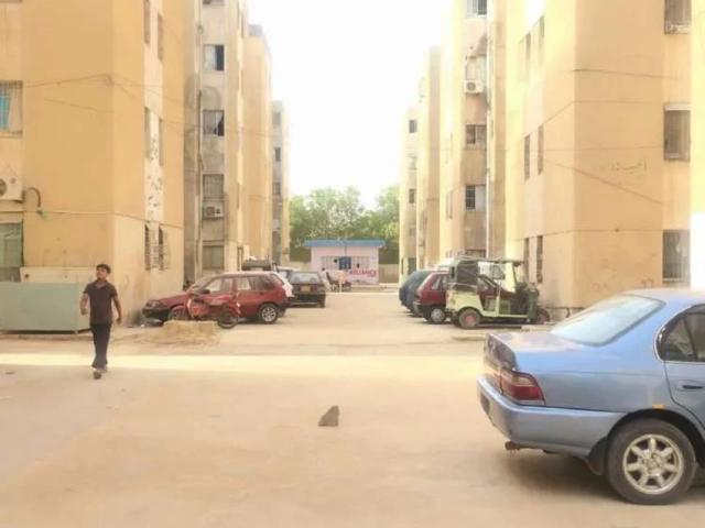 KDA Flat block Q9 near KDA Chowrangi Surjani town, Karachi Federal B Area ID 16486