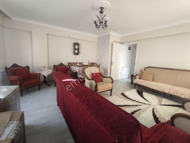 Keşan Merkezde Çarşıya 1 Dk Yürüme Mesafesinde Geniş 2+1daire