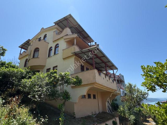 Keşap Tepeköyde Deniz Manzaralı Triplexs Villa.