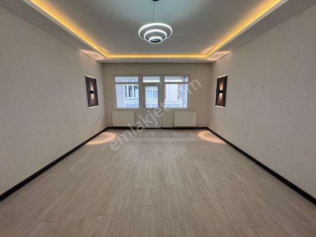 Keçiören Etlikte Orta Katta 3+1 Ful+ful Yapılı Salon Bağımsız Daire