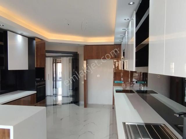 Keçiören Ovacık Pruva Sitesinde 14. Katta 4+1 Kiralık Daire