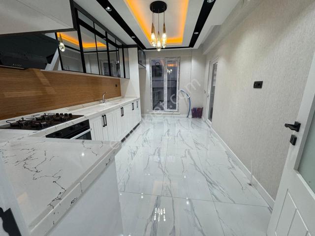Keçiörende Cadde Yakını 3kat Konumlu Sıfırkaliteliişçilikli Daire