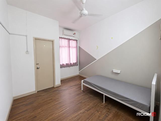 Kemuning Utama Room For Rent | 8 Mins To Gamuda Walk Mall ️