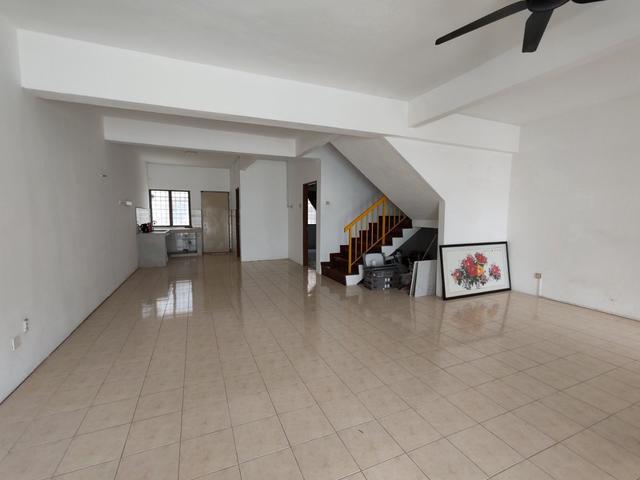 Kemuning Greenville Bukit Rimau 2sty Well kept house