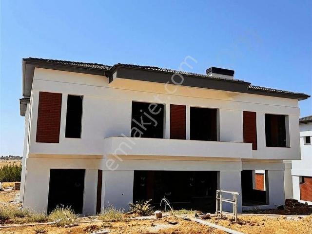 Kemalöz Mah. Anahtar Teslim Özel Havuzlu Satılık Villa