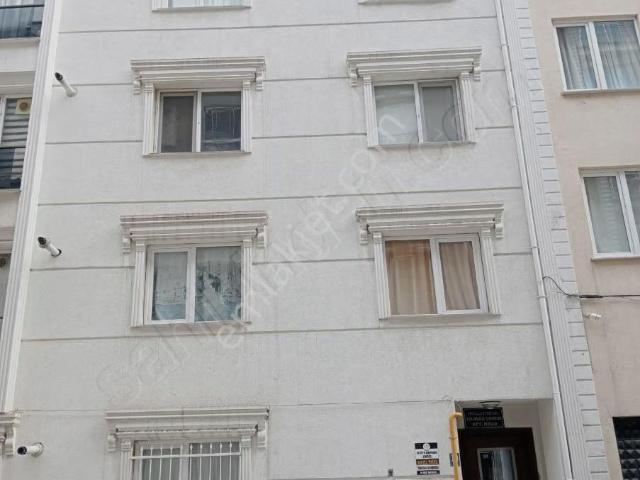 Kemalettin Mahallesinde Kiralık Ara Kat 2+1 Açık Mutfak Daire
