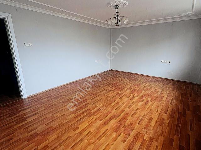 Kemalpaşa Adliye Karşısın'da Kiralık Kapalı Mutfak 2+1 Daire