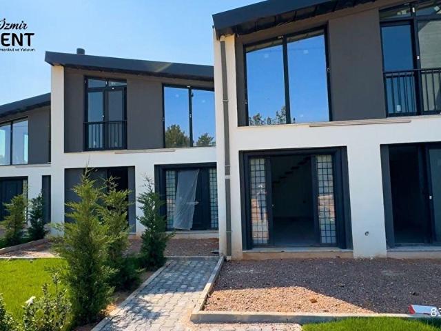Kemalpaşa Kuyucak Satılık 140 m Villa 2+1 Dubleks Site İçerisi