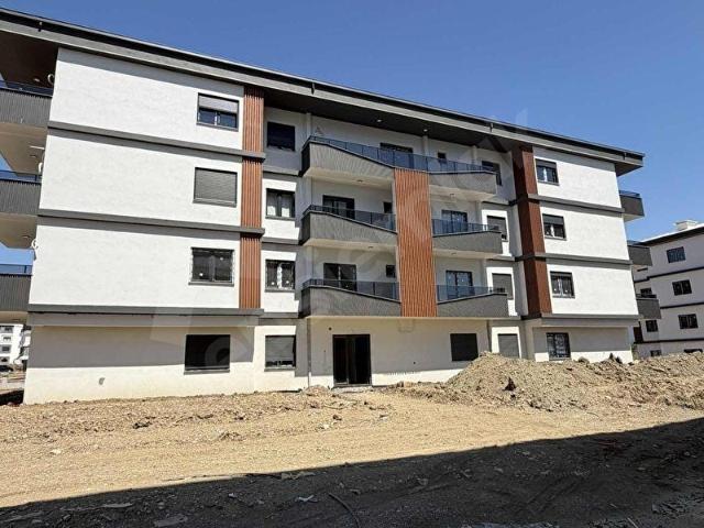 KEMALPAŞA M.AKİF MAH.DE LÜX SİTEDE SATILIK 3+1 SATILIK DAİRE