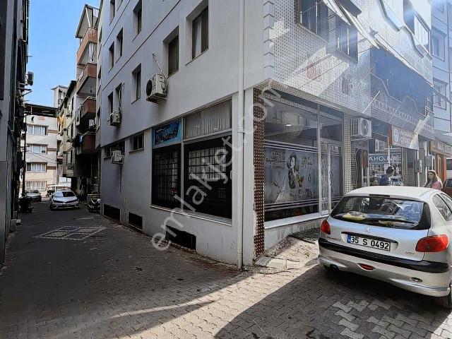 Kemalpaşa Merkezde Ana Cadde'den 1 Parsel İçerde Köşe Dükkan