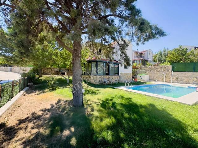 Kemalpaşa Yukarıkızılca Satılık Havuzlu 3+1 120m2 Villa