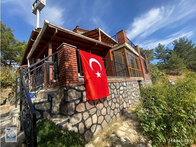 Kemalpaşa Yukarıkızılca'da Satılık 5+1 Villa