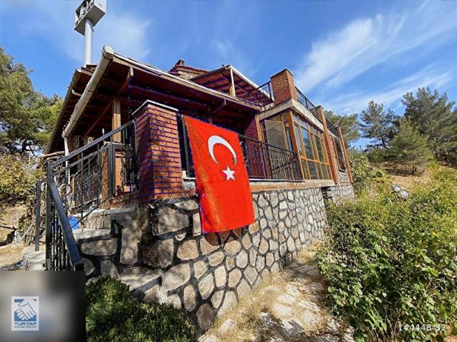 Kemalpaşa Yukarıkızılca'da Satılık Villa 5+1 Taş Ev