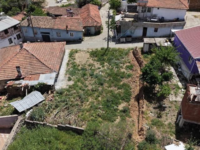 Kemalpaşa'da Köy İçinde Satılık 2 Kat İmarlı Arsa