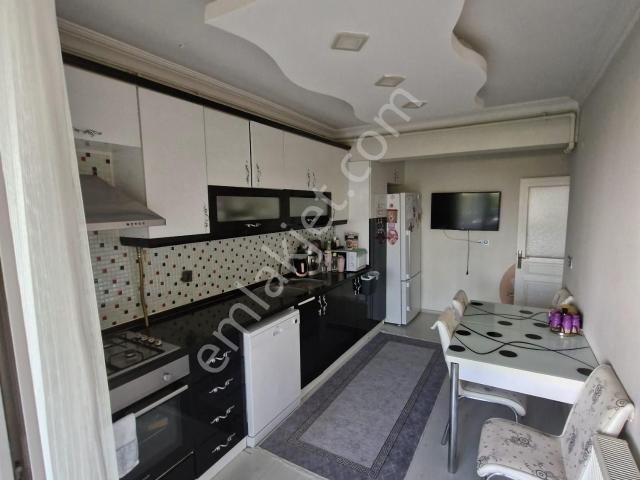 Kemalpaşanın Merkezinde Acil Satılık 110 M2 2+1 Doğalgazlı Daire