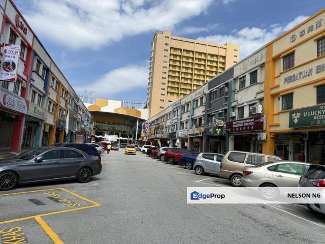 KEMAYAN SQUARE