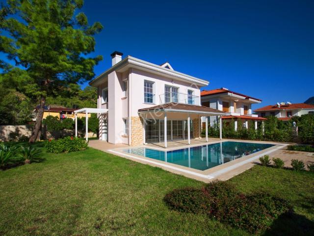 Kemer Çamyuva'da Satılık Müstakil Villa