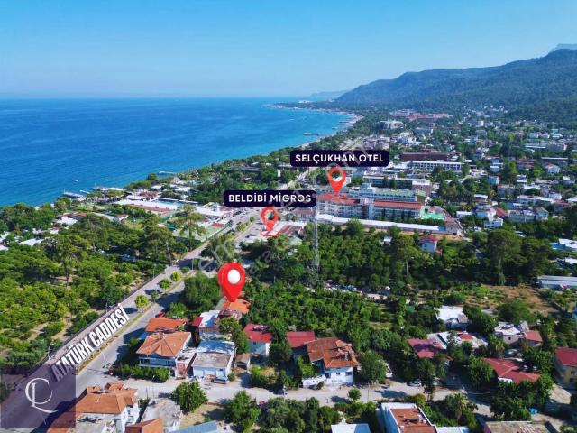 Kemer Beldibi'nde Deniz Kenarında Satılık 5+2 Müstakil Villa