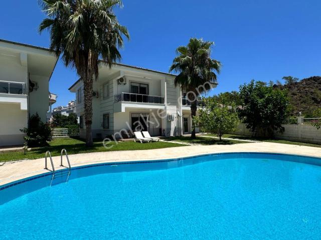 Kemer Merkezde Deniz Ve Doğaya Yakın Satılık İkiz Villa