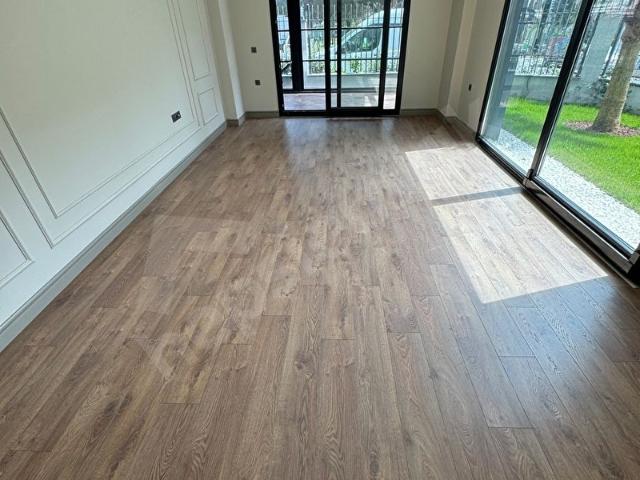 KEMERBURGAZDA OTOPARKLI 3+1 BAHÇELİ LÜKS SIFIR SATILIK DAİRE