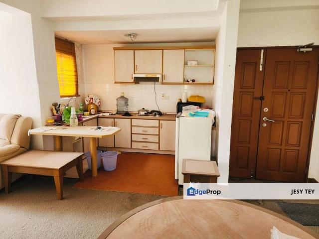 KEMPAS APARTMENT