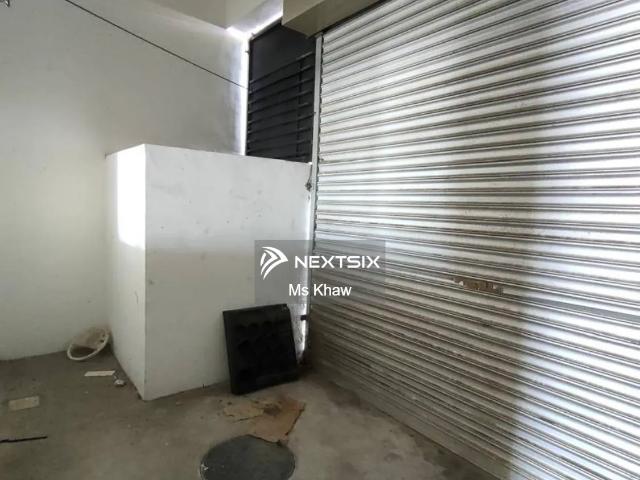 Kempas Baru Single Storey Zero Lot Bungalow