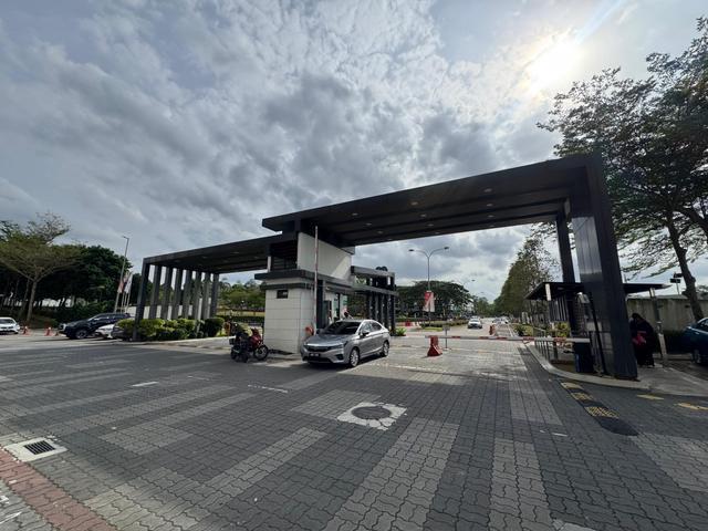KEMPAS UTAMA D SUMMIT RESIDENCE GOOD LOCATION PRIVACy