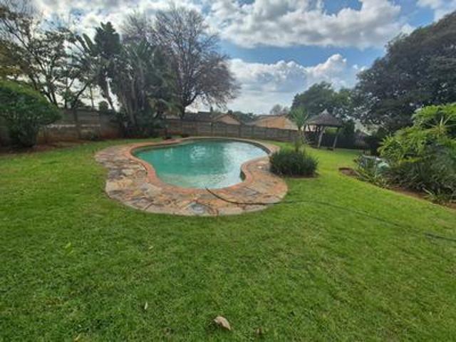 kempton park neat and secure 1 bedro.