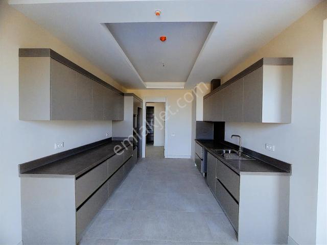 Kent İncek Göl Manzaralı Satılık 5+1 Lüks Daire Fırsatı