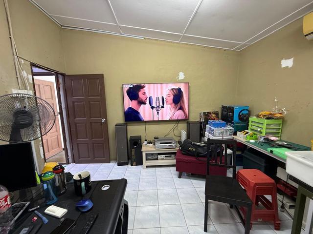 Kenylang Single Storey Intermediate house for sale