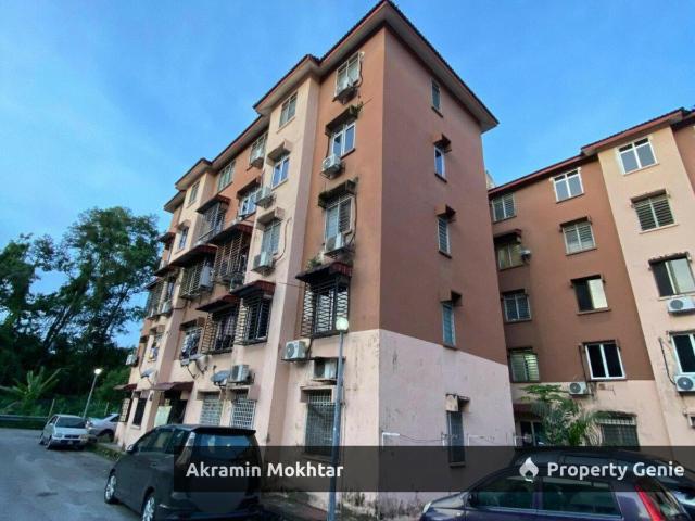 KENANGA APARTMENT BUKIT KINRARA PUCHONG WITH PARTLY FURNITURE