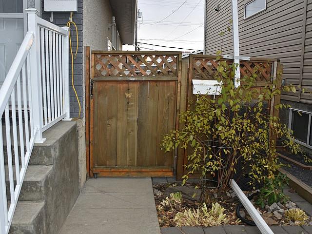 Kenilworth Beautiful Lrg Full Bsmt Must See!