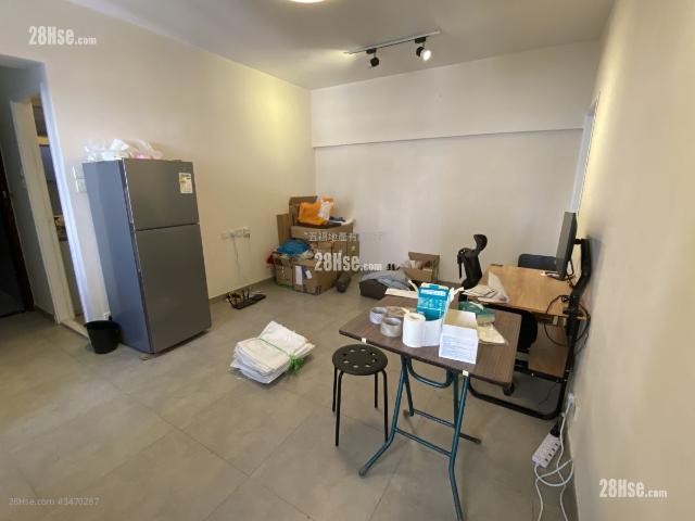 Kennedy Town New Fortune House [Agency Ads] Mid Floor 11 20|23/F,Block B, Middle Floor Spacious 2 Bedroom Flat Hints