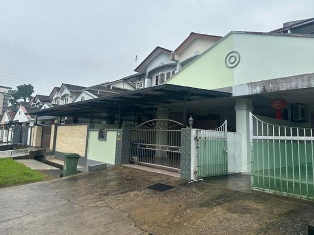 Kenny Hill Double Storey Intermediate Terrace House