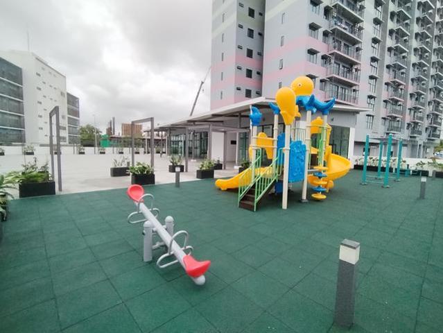 Kenny Hill Residence Apartment Corner Lot