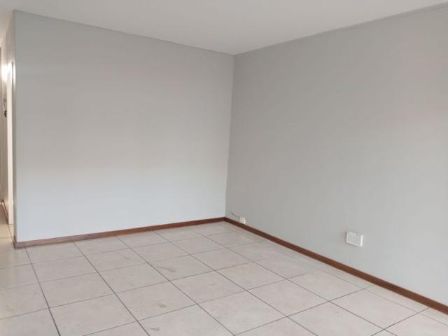 Kensington B, Randburg, 1 and half bedroom, 1 bathroom, for SALE. Great Investment