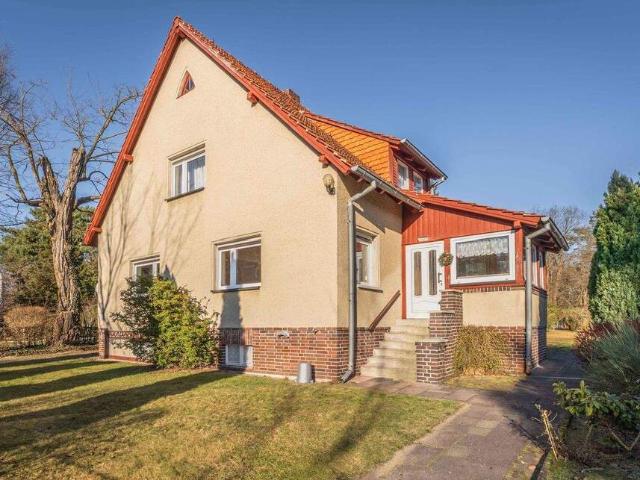 KENSINGTON EXKLUSIV Platz für Träume: Einfamilienhaus mit Keller, Garage und sonnigem Garten