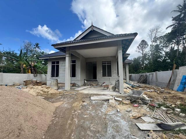 Kedai Lalat Banglo Setingkat Hampir Siap Berhampiran HUSM